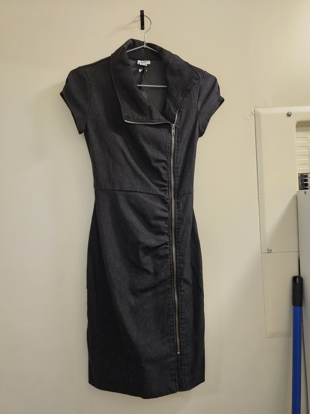Dynamite Charcoal Zip-Front Midi Dress